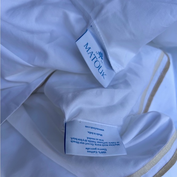 MATOUK White Pillowcases champagne detail standard pillowcase set of two NWOT - Picture 8 of 9